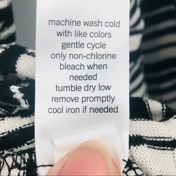 Mudd Black and white striped longsleeve blouse - Picture 8 of 9